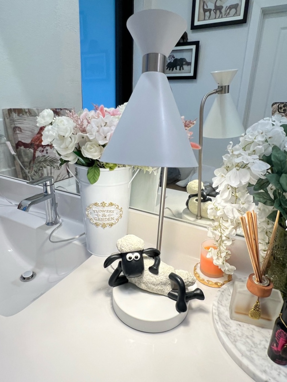 Shaun the Sheep table lamp USB Charging Base UNIQUE custom order